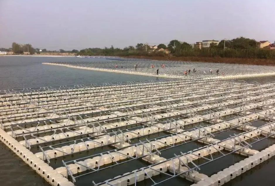 Montaje fotovoltaico flotante