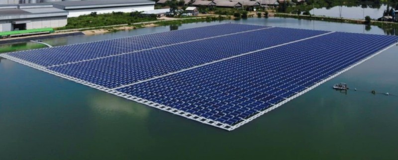 panel solar flotante