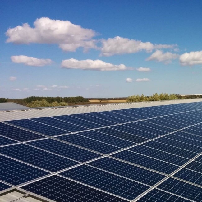 La tecnología avanza reduciendo a la mitad la superficie necesaria para la energía solar montada en el suelo
